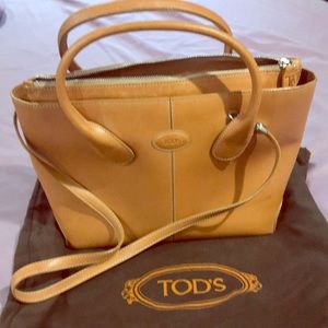 TOD’S CLASSIC LEATHER HANDBAG SATCHEL